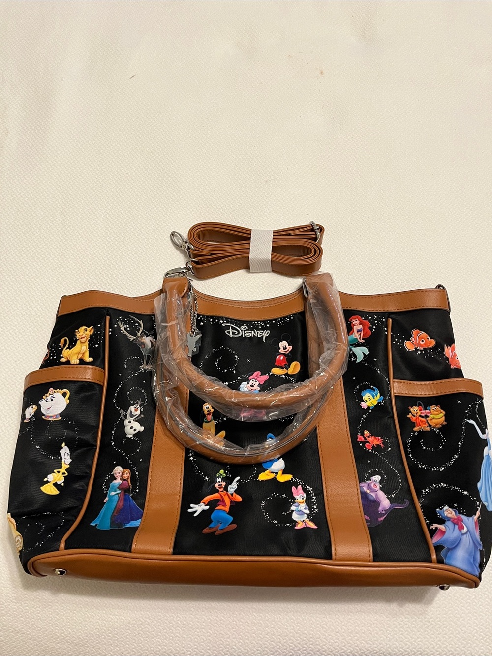 THe Bradford Disney “carry the magic” Tote Bag NWOT